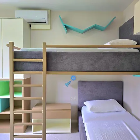 Apartment Lura 3 Homes 178 *