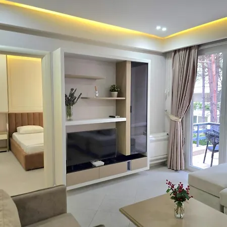 Lura 3 Homes 178 شقة Plazhi San Pietro